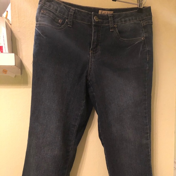 Women’s Earl Jeans in size 4 - Picture 4 of 9